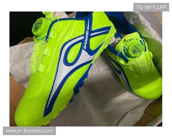 儿童初学足球鞋选购指南 如何挑选适合孩子的足球鞋